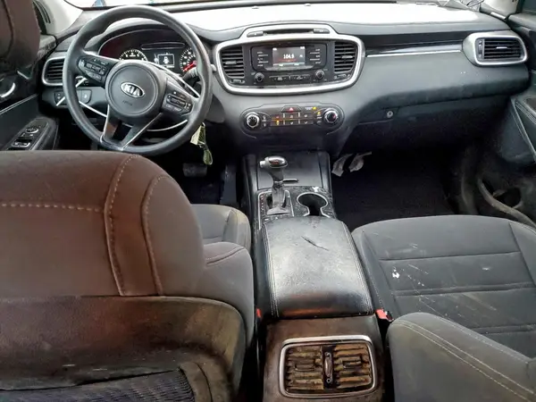 5XYPGDA39HG325388 2017 KIA SORENTO - Image 8