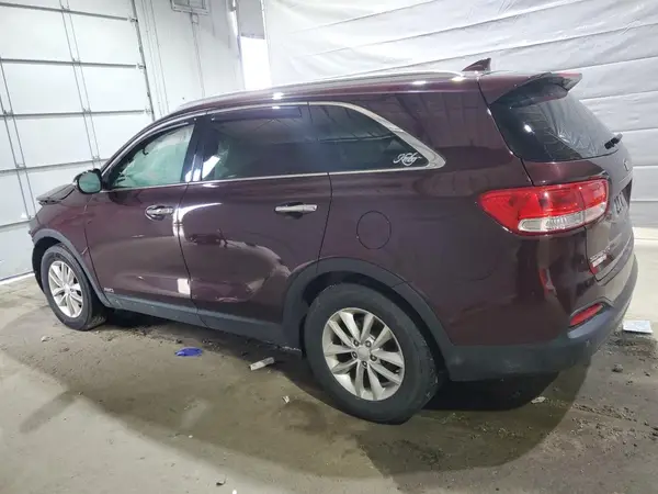 5XYPGDA39HG328484 2017 KIA SORENTO - Image 2
