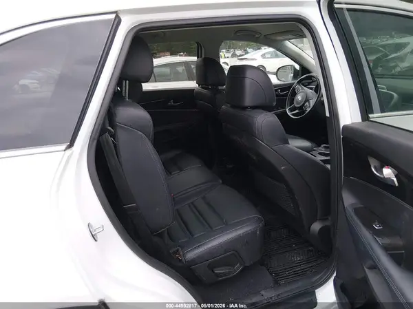 5XYPGDA39HG329019 2017 KIA SORENTO - Image 8