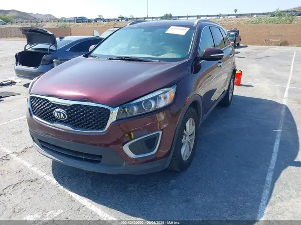 5XYPGDA39HG329845 2017 KIA SORENTO - Image 2