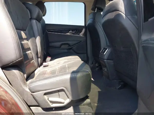 5XYPGDA39HG329845 2017 KIA SORENTO - Image 8