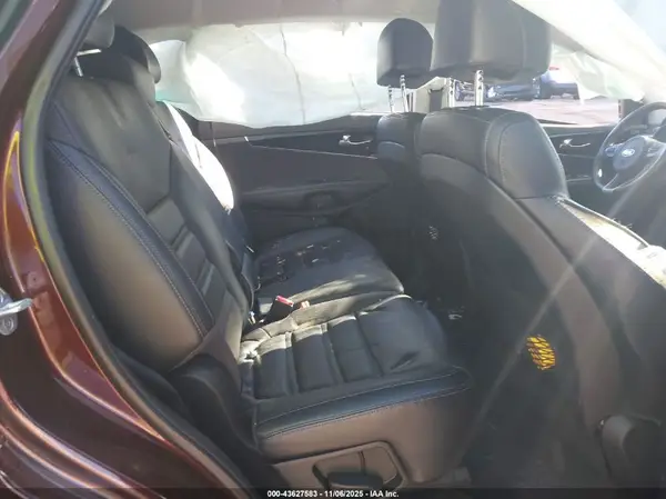 5XYPGDA39HG331093 2017 KIA SORENTO - Image 8