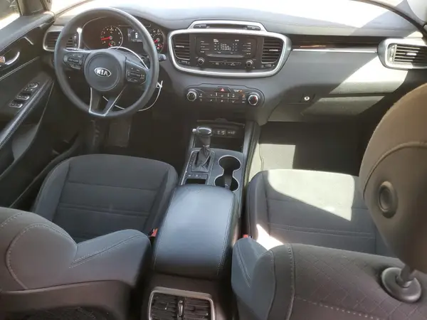 5XYPGDA39HG331658 2017 KIA SORENTO - Image 8