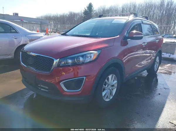 5XYPGDA39HG332910 2017 KIA SORENTO - Image 2