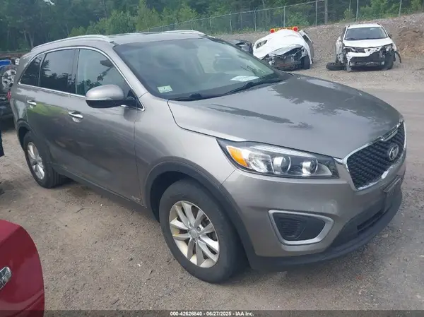 5XYPGDA39HG337363 2017 KIA SORENTO - Image 1