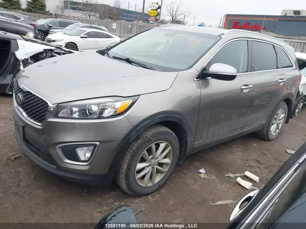 5XYPGDA39JG340981 2018 KIA SORENTO - Image 2