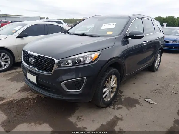 5XYPGDA39JG346683 2018 KIA SORENTO - Image 2