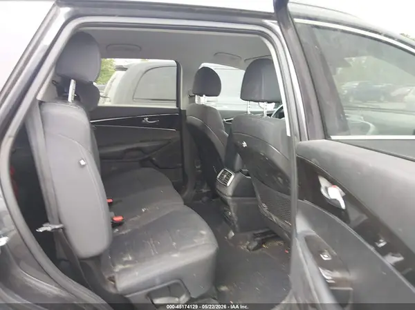5XYPGDA39JG346683 2018 KIA SORENTO - Image 8