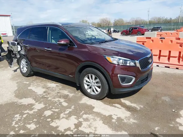5XYPGDA39JG358851 2018 KIA SORENTO - Image 1