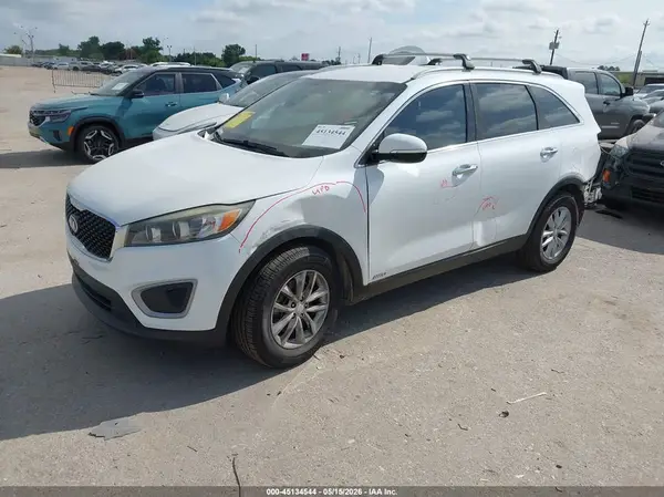5XYPGDA39JG359093 2018 KIA SORENTO - Image 2