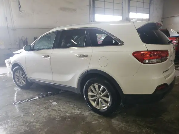 5XYPGDA39JG359319 2018 KIA SORENTO - Image 2