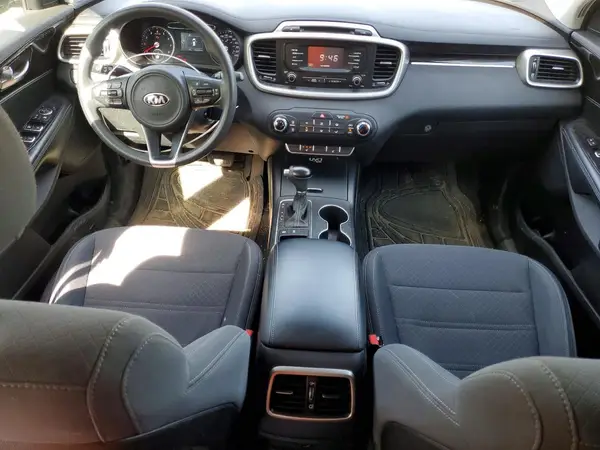 5XYPGDA39JG361393 2018 KIA SORENTO - Image 8