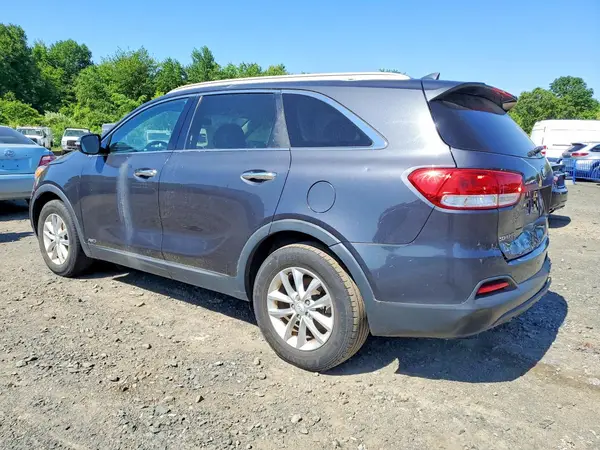 5XYPGDA39JG362768 2018 KIA SORENTO - Image 2