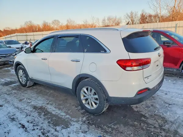 5XYPGDA39JG388917 2018 KIA SORENTO - Image 2