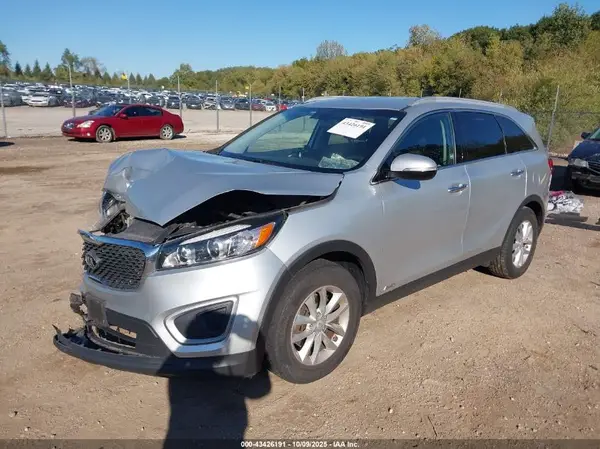 5XYPGDA39JG396290 2018 KIA SORENTO - Image 2