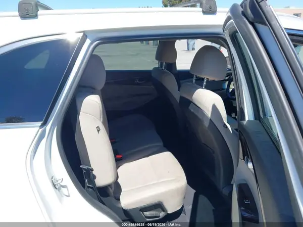 5XYPGDA39JG406851 2018 KIA SORENTO - Image 8