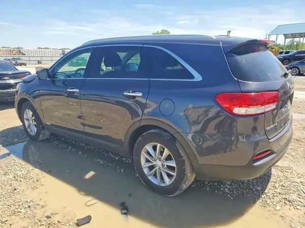 5XYPGDA39JG413928 2018 KIA SORENTO - Image 2