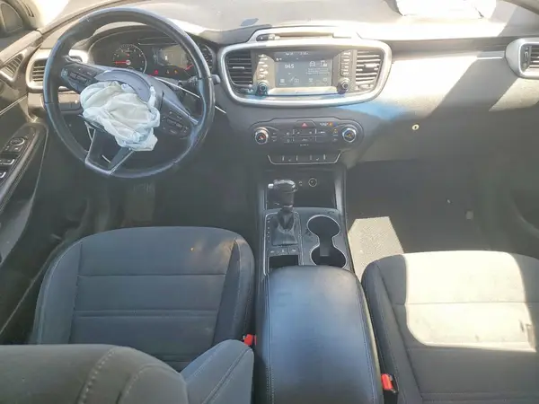 5XYPGDA39JG413928 2018 KIA SORENTO - Image 8