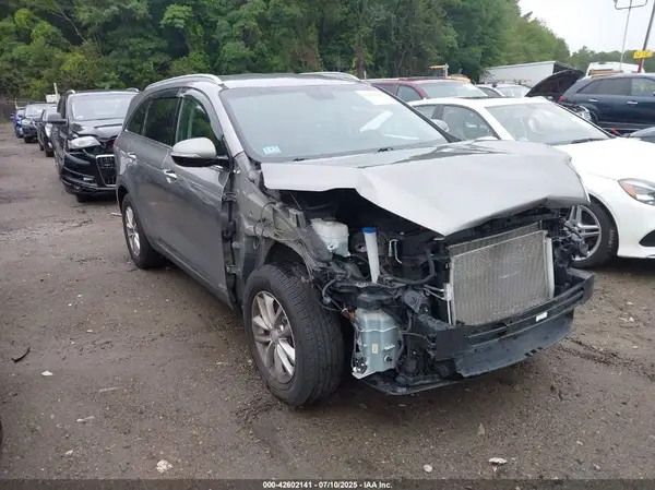 5XYPGDA39JG414089 2018 KIA SORENTO - Image 1
