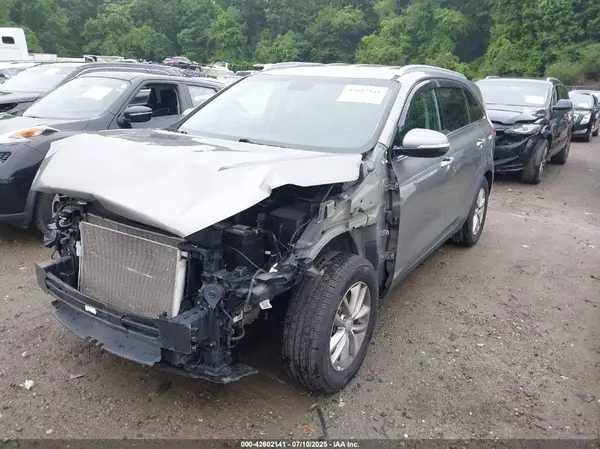 5XYPGDA39JG414089 2018 KIA SORENTO - Image 2