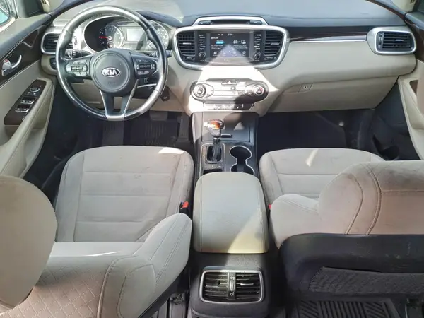 5XYPGDA39JG414707 2018 KIA SORENTO - Image 8