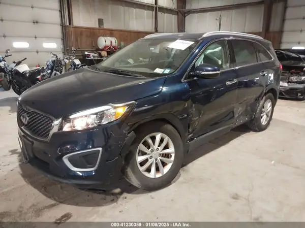 5XYPGDA39JG416411 2018 KIA SORENTO - Image 2