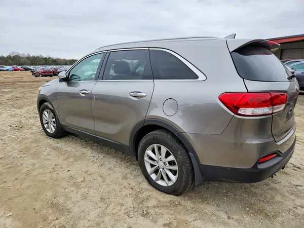 5XYPGDA39JG422810 2018 KIA SORENTO - Image 2