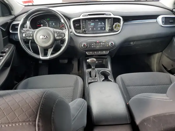 5XYPGDA39JG425559 2018 KIA SORENTO - Image 8