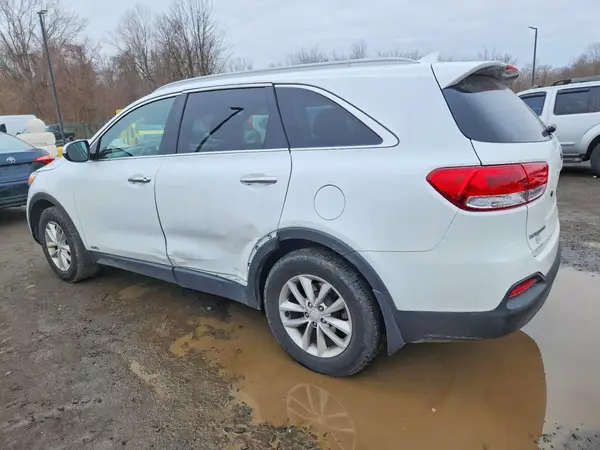 5XYPGDA39JG427571 2018 KIA SORENTO - Image 2