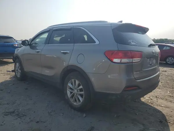 5XYPGDA39JG428963 2018 KIA SORENTO - Image 2