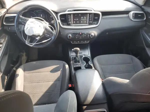 5XYPGDA39JG428963 2018 KIA SORENTO - Image 8
