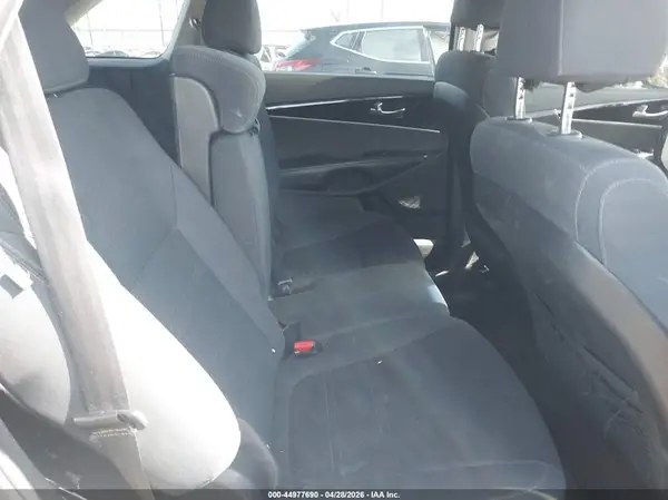 5XYPGDA39JG430759 2018 KIA SORENTO - Image 8