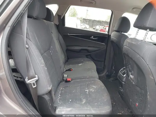 5XYPGDA39KG437132 2019 KIA SORENTO - Image 8