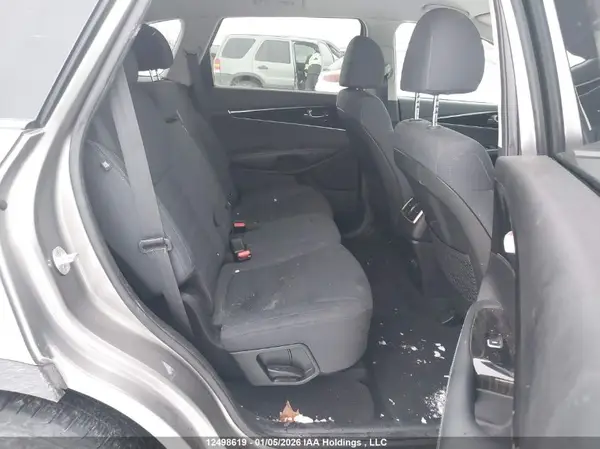 5XYPGDA39KG444663 2019 KIA SORENTO - Image 8