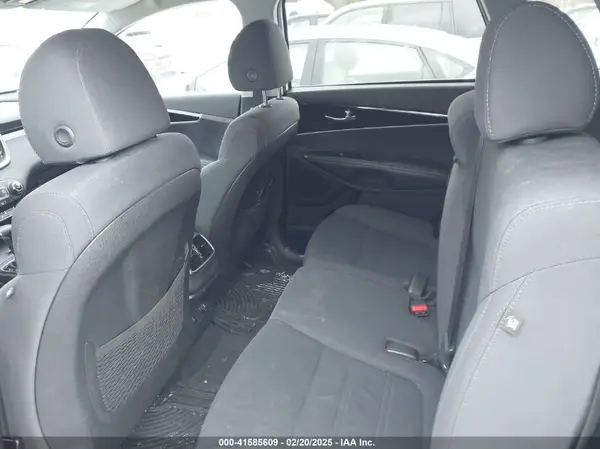 5XYPGDA39KG452763 2019 KIA SORENTO - Image 8