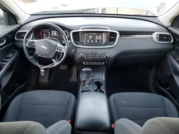 5XYPGDA39KG456196 2019 KIA SORENTO - Image 8