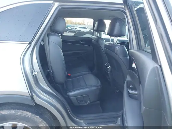 5XYPGDA39KG473807 2019 KIA SORENTO - Image 8