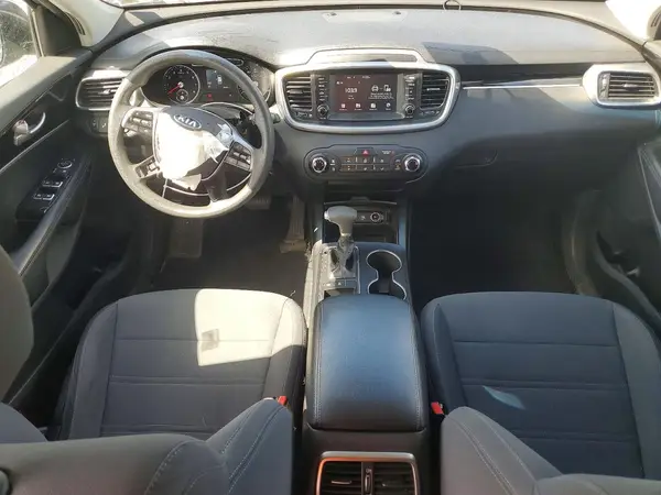 5XYPGDA39KG480160 2019 KIA SORENTO - Image 8