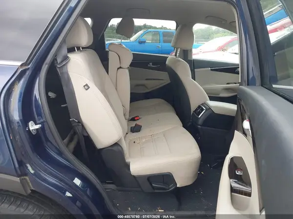 5XYPGDA39KG498268 2019 KIA SORENTO - Image 8