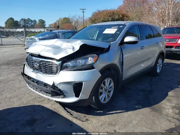 5XYPGDA39KG526313 2019 KIA SORENTO - Image 2
