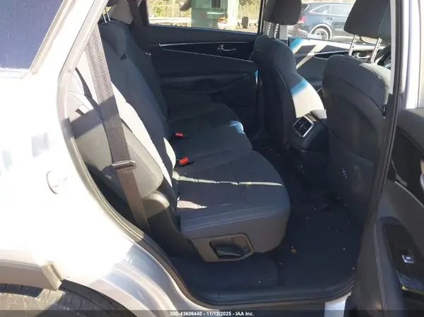5XYPGDA39KG526313 2019 KIA SORENTO - Image 8
