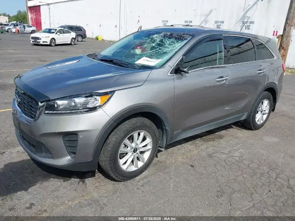 5XYPGDA39KG526604 2019 KIA SORENTO - Image 2