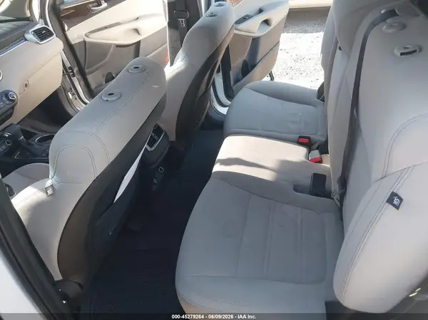 5XYPGDA39KG536128 2019 KIA SORENTO - Image 8