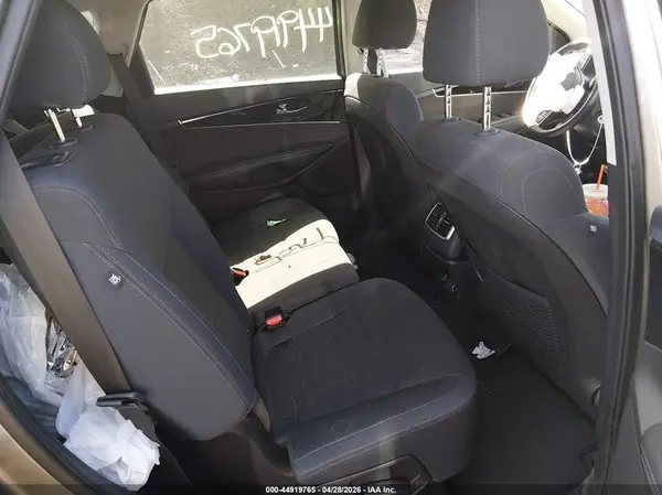 5XYPGDA39KG540051 2019 KIA SORENTO - Image 8