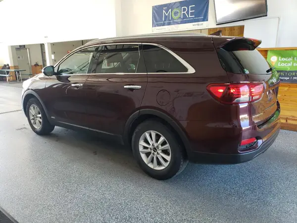 5XYPGDA39KG541765 2019 KIA SORENTO - Image 2