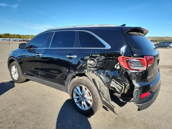 5XYPGDA39KG553608 2019 KIA SORENTO - Image 2