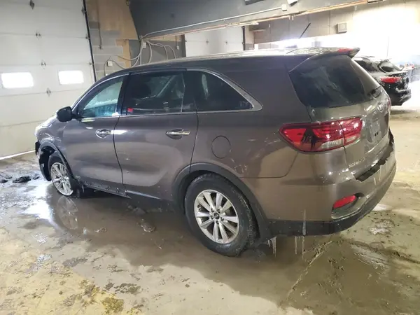 5XYPGDA39KG554855 2019 KIA SORENTO - Image 2