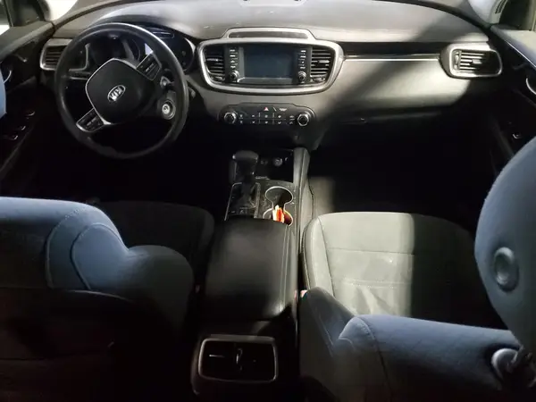 5XYPGDA39KG554855 2019 KIA SORENTO - Image 8