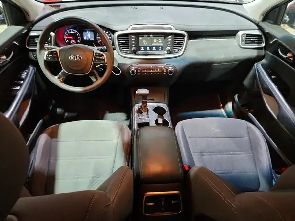 5XYPGDA39KG561157 2019 KIA SORENTO - Image 8