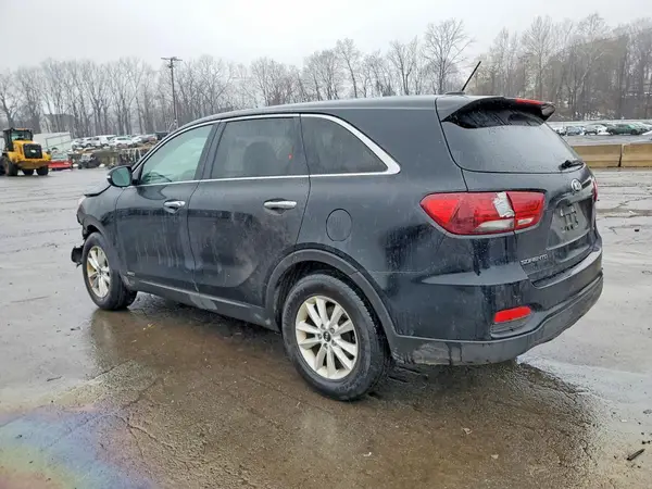 5XYPGDA39KG564060 2019 KIA SORENTO - Image 2
